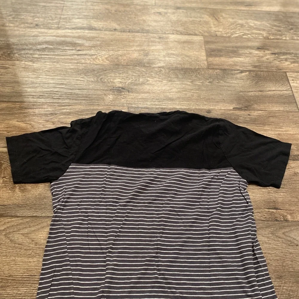 Thread & Cloth Pocket Tee - Picture 4 of 4